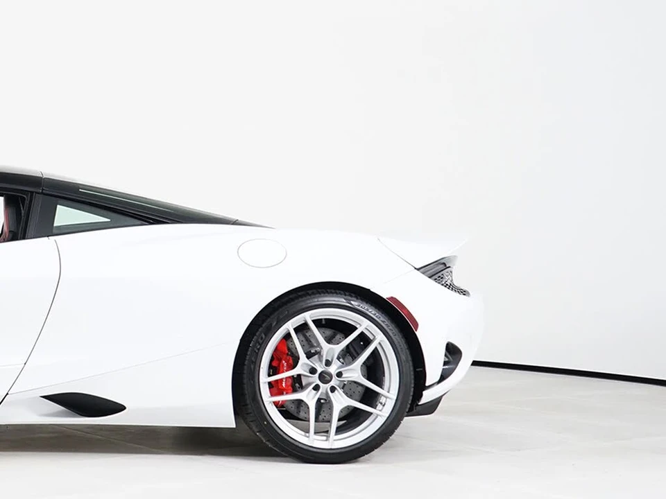 2027 McLaren 750S Coupe - Image 13 of 28