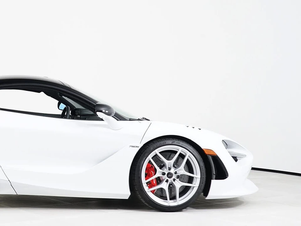 2027 McLaren 750S Coupe - Image 15 of 28