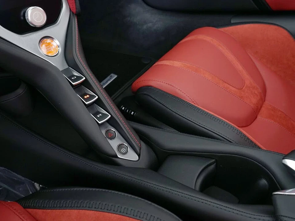 2027 McLaren 750S Coupe - Image 26 of 28