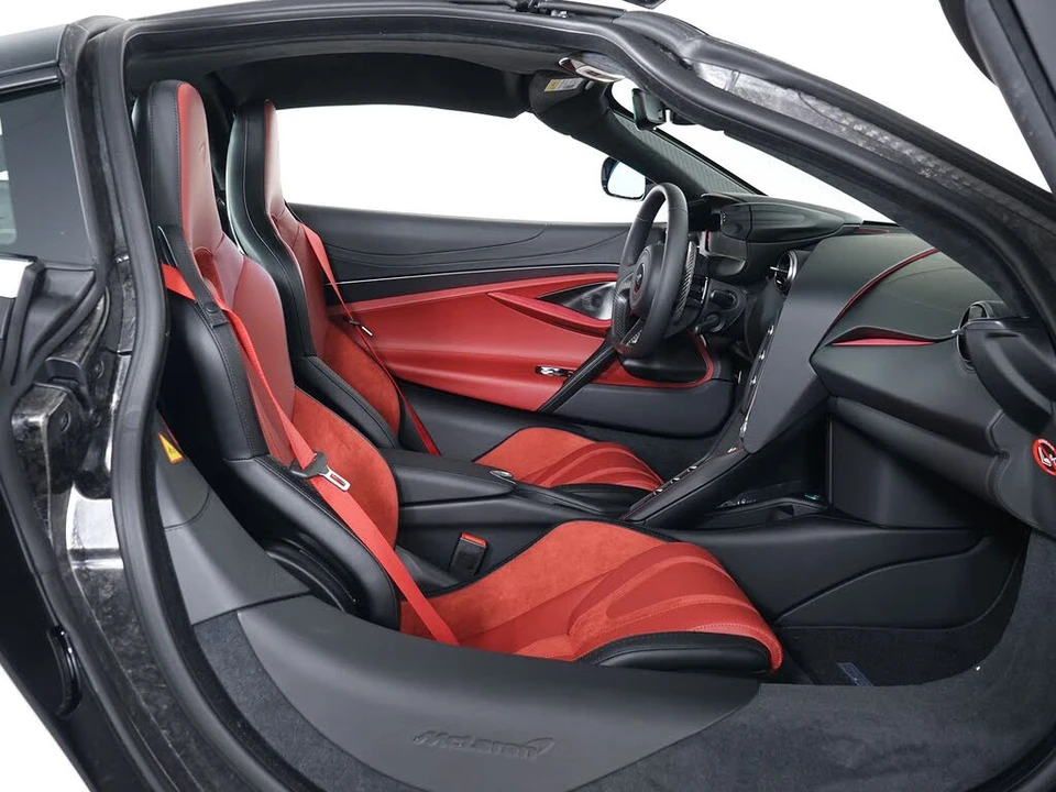2027 McLaren 750S Coupe - Image 27 of 28