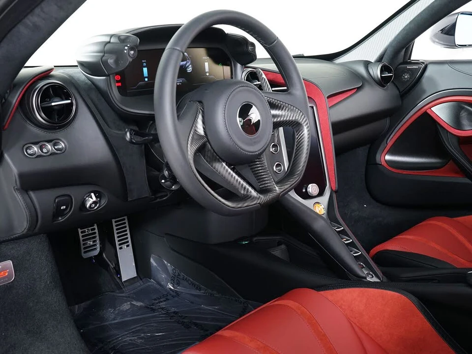 2027 McLaren 750S Coupe - Image 4 of 28