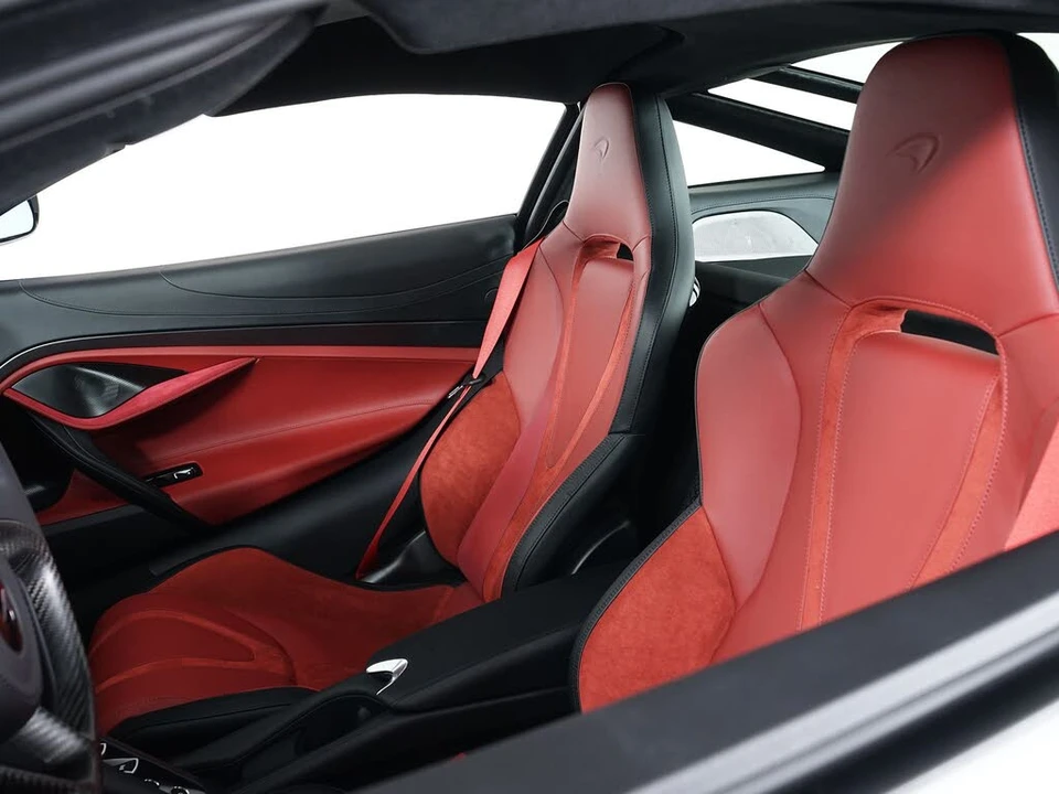 2027 McLaren 750S Coupe - Image 23 of 28