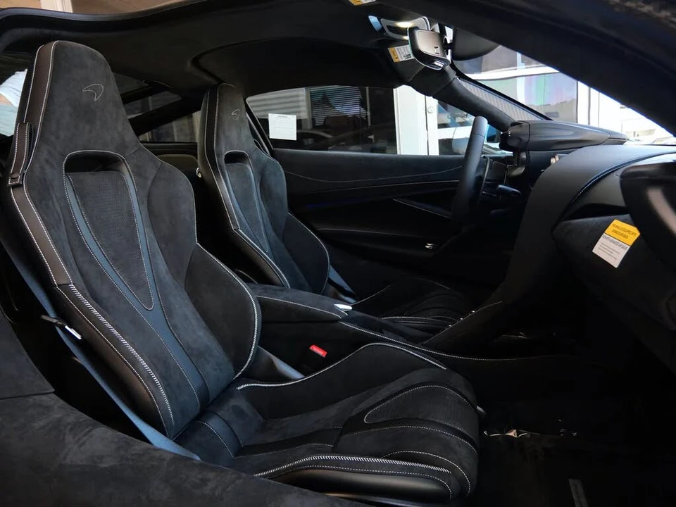 2027 McLaren 750S Coupe - Image 11 of 28