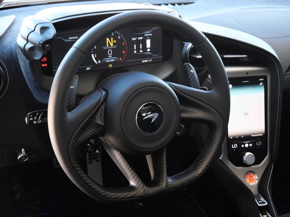 2027 McLaren 750S Coupe - Image 9 of 28