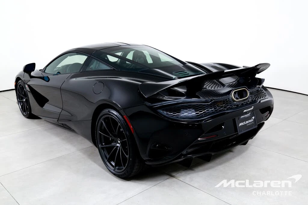 2027 McLaren 750S Coupe - Image 7 of 7
