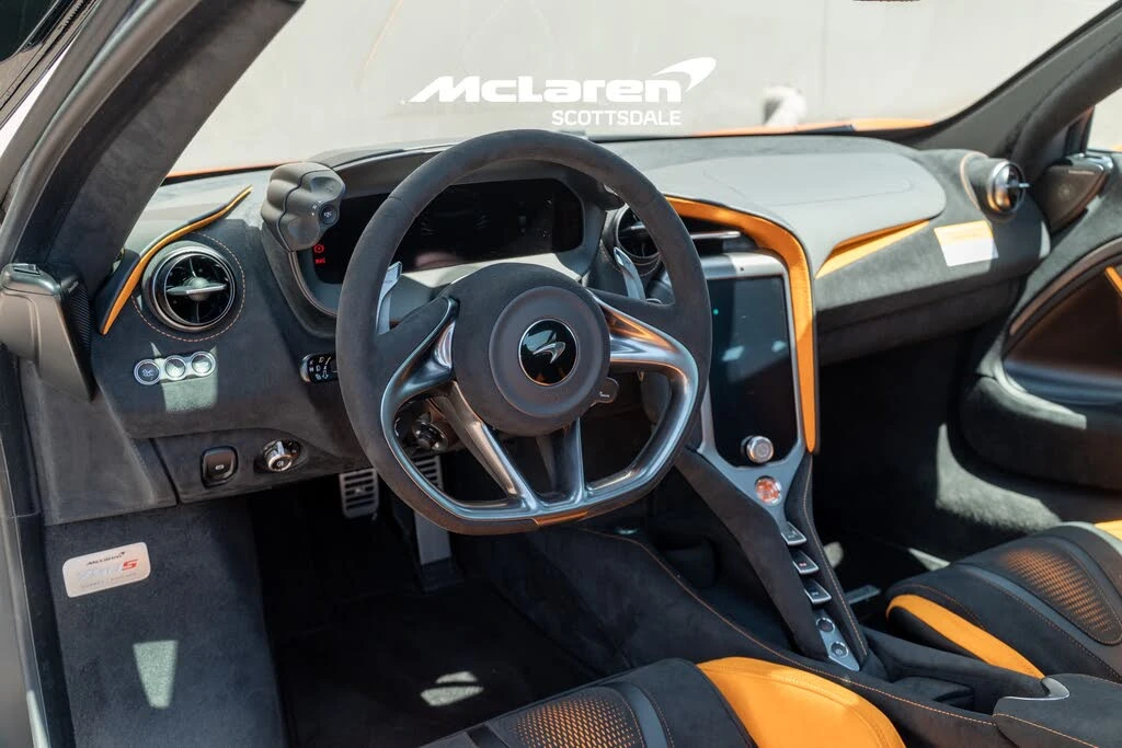 2027 McLaren 750S Coupe - Image 13 of 31