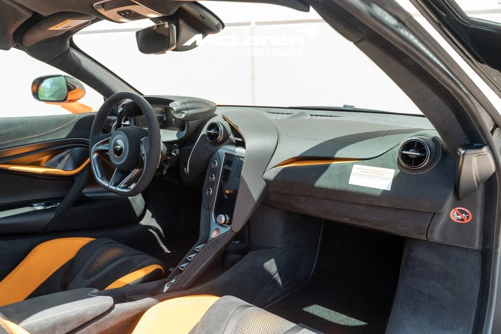 2027 McLaren 750S Coupe - Image 17 of 31