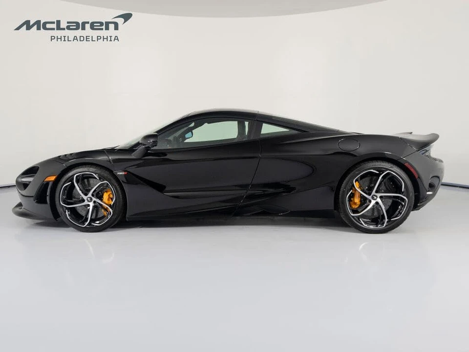 2027 McLaren 750S Coupe - Image 2 of 31