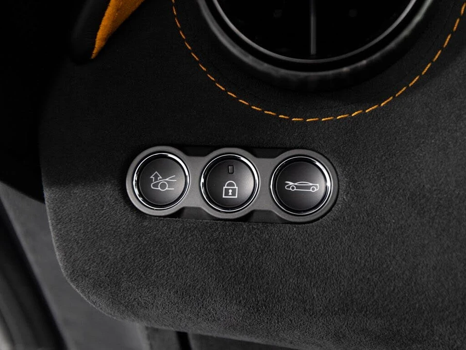 2027 McLaren 750S Coupe - Image 23 of 31