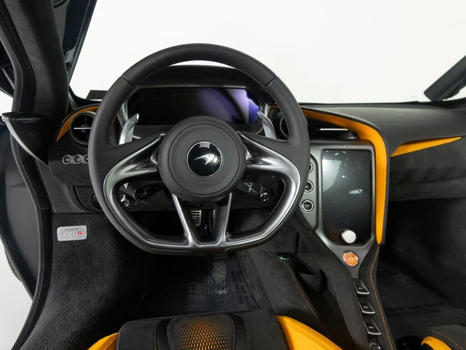 2027 McLaren 750S Coupe - Image 17 of 31