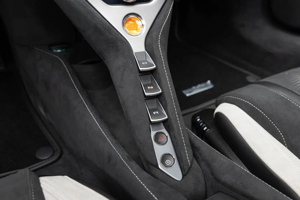 2027 McLaren 750S Coupe - Image 29 of 31