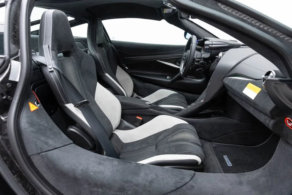 2027 McLaren 750S Coupe - Image 10 of 31