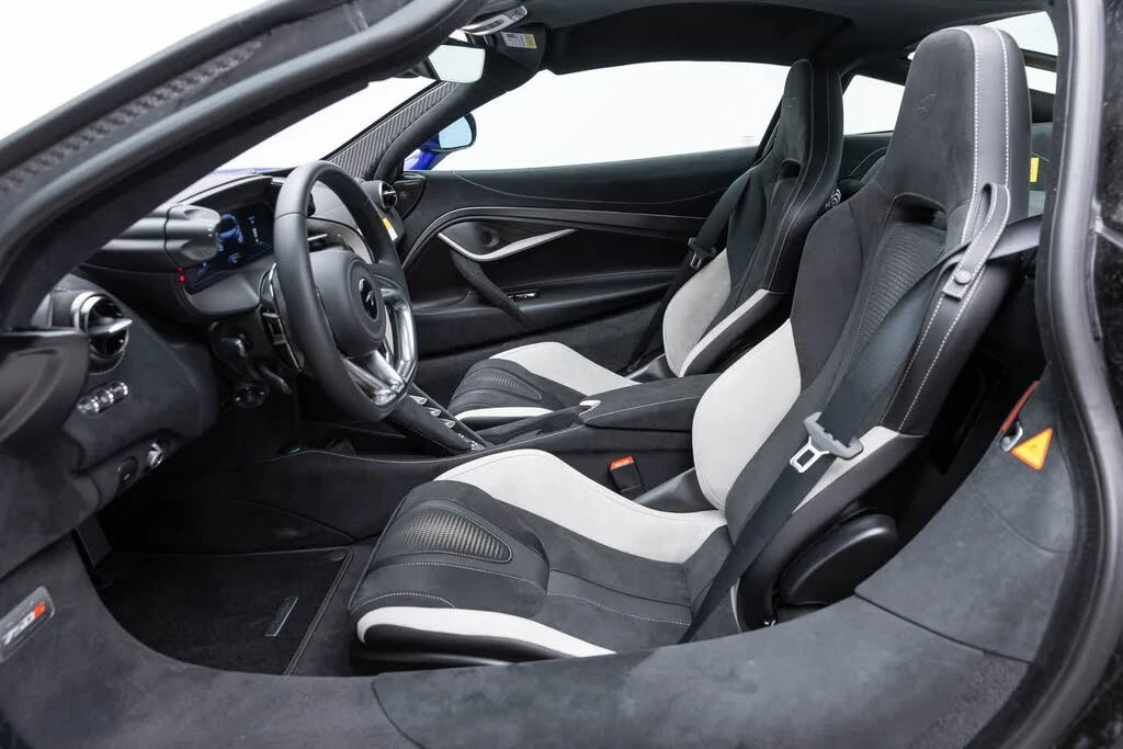 2027 McLaren 750S Coupe - Image 9 of 31