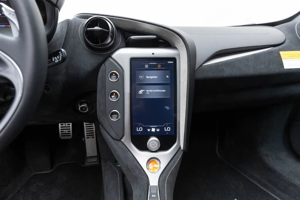 2027 McLaren 750S Coupe - Image 15 of 31