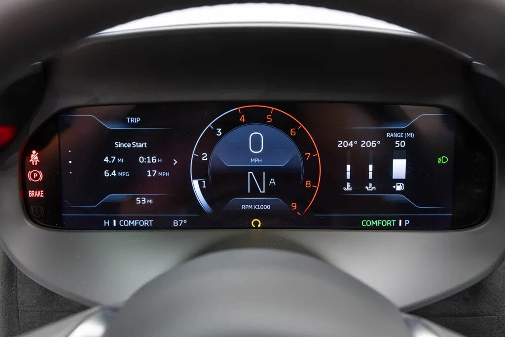 2027 McLaren 750S Coupe - Image 14 of 31