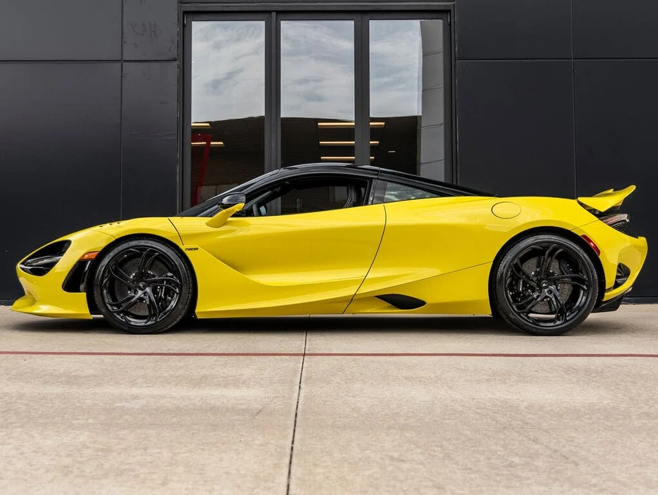 2027 McLaren 750S Coupe - Image 10 of 31
