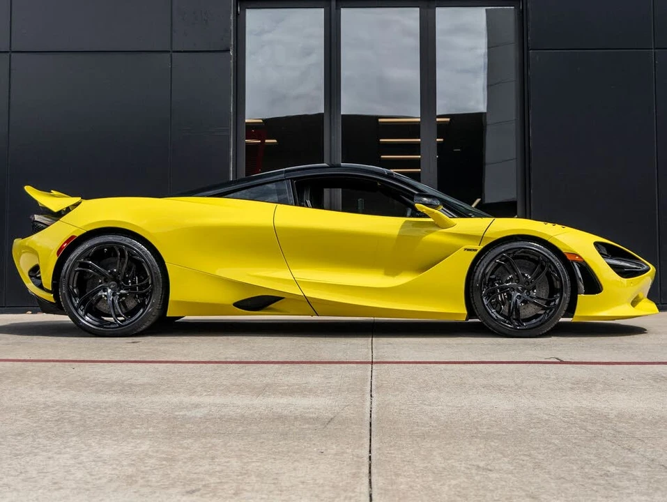 2027 McLaren 750S Coupe - Image 11 of 31