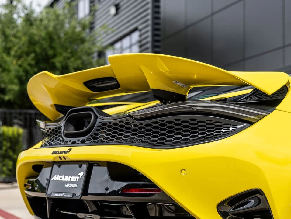 2027 McLaren 750S Coupe - Image 16 of 31