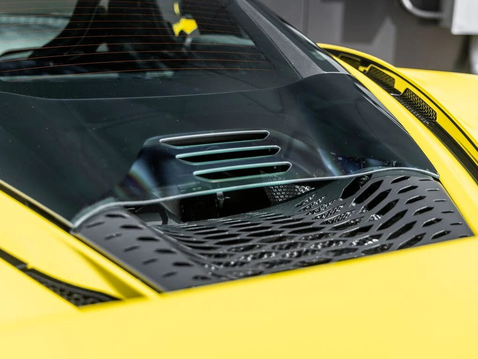 2027 McLaren 750S Coupe - Image 15 of 31