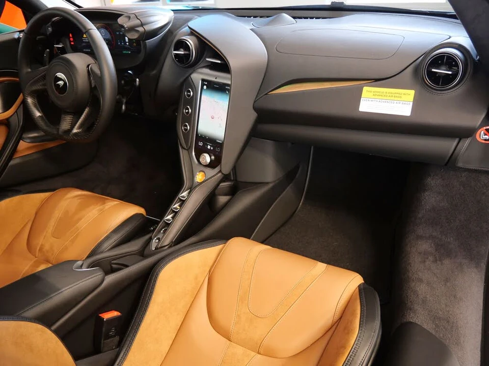 2027 McLaren 750S Coupe - Image 9 of 28
