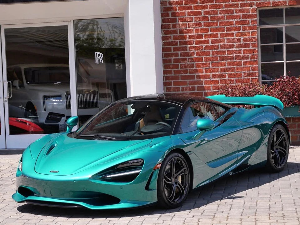2027 McLaren 750S Coupe - Image 27 of 28
