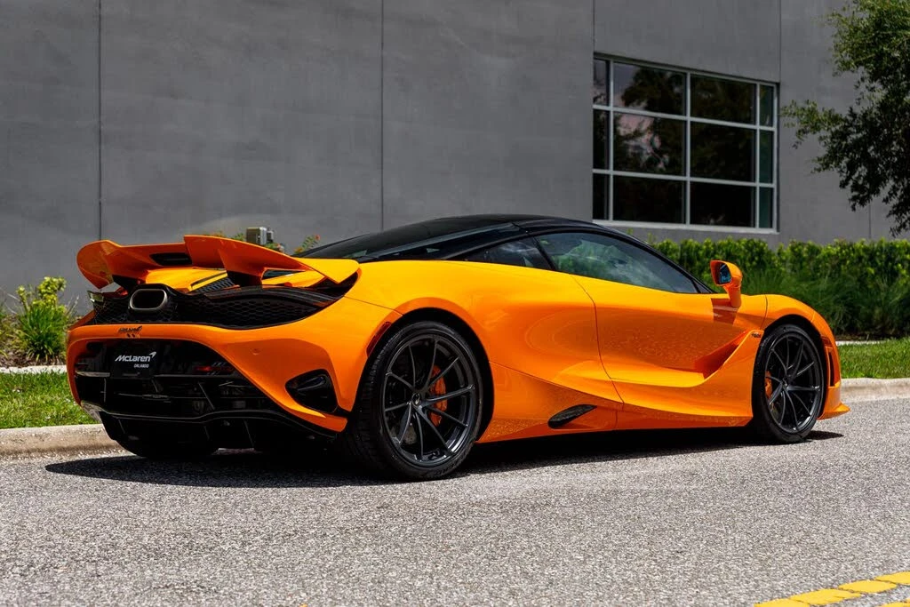 2027 McLaren 750S Coupe - Image 8 of 31