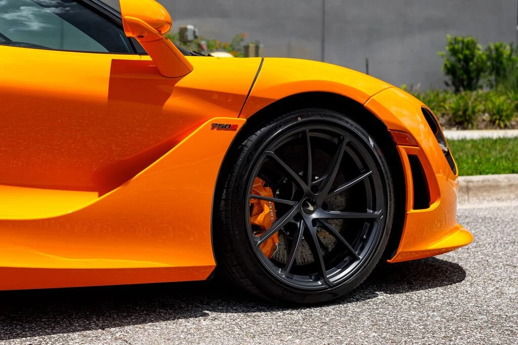 2027 McLaren 750S Coupe - Image 14 of 31