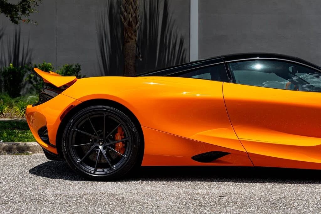 2027 McLaren 750S Coupe - Image 12 of 31