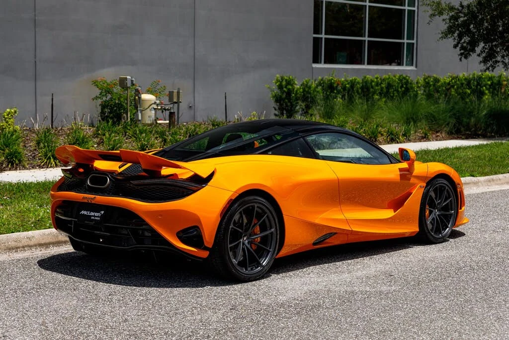 2027 McLaren 750S Coupe - Image 7 of 31