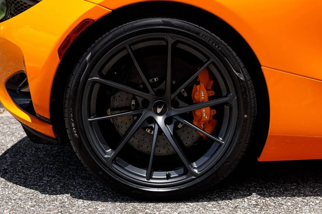 2027 McLaren 750S Coupe - Image 13 of 31
