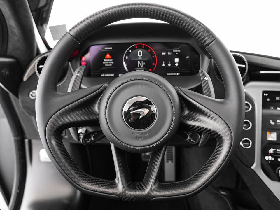 2027 McLaren 750S Coupe - Image 11 of 31