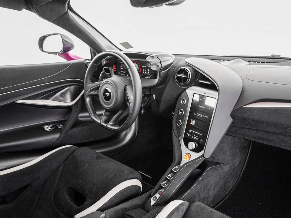2027 McLaren 750S Coupe - Image 28 of 31
