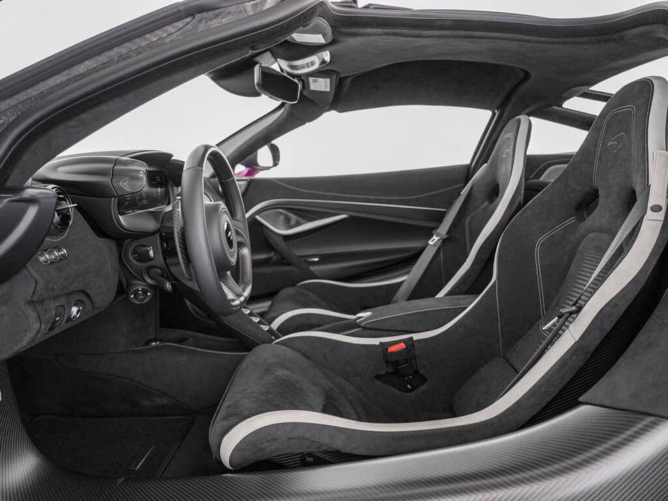 2027 McLaren 750S Coupe - Image 14 of 31