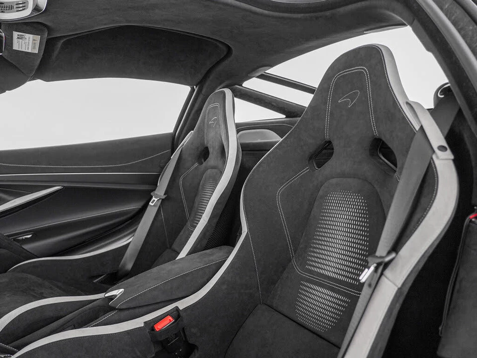 2027 McLaren 750S Coupe - Image 15 of 31