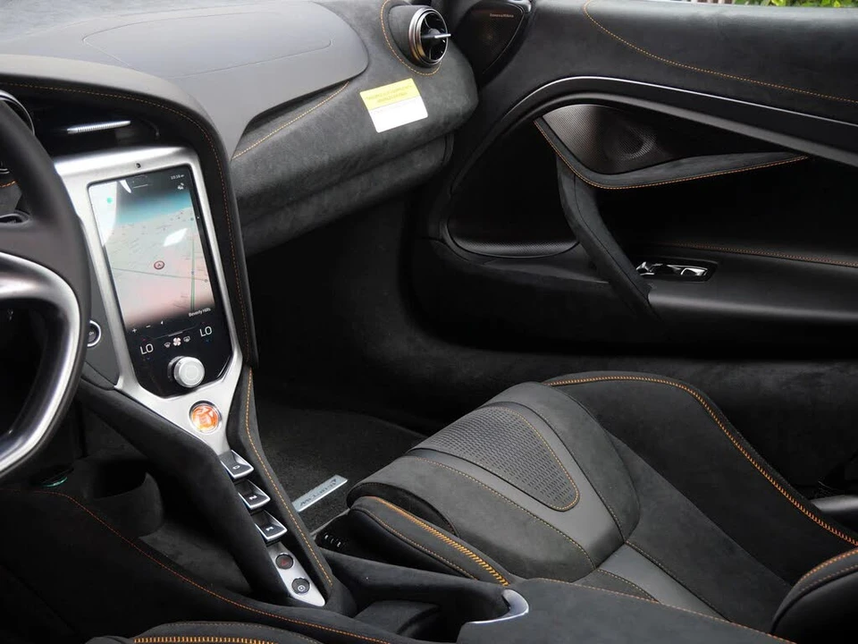 2027 McLaren 750S Coupe - Image 19 of 26