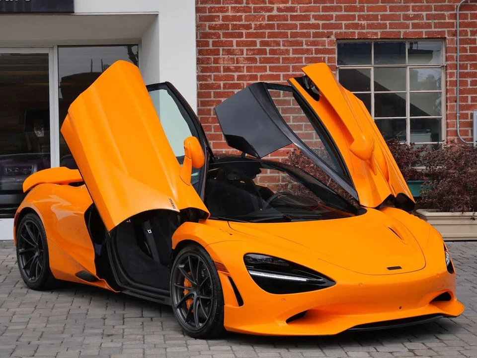 2027 McLaren 750S Coupe - Image 16 of 26