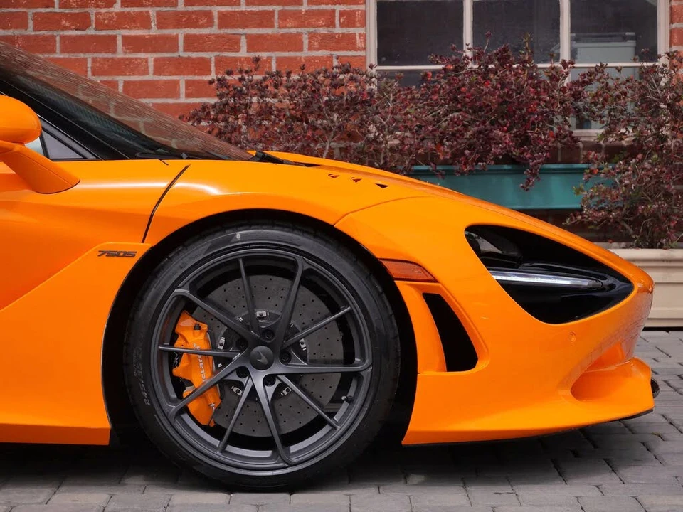 2027 McLaren 750S Coupe - Image 7 of 26
