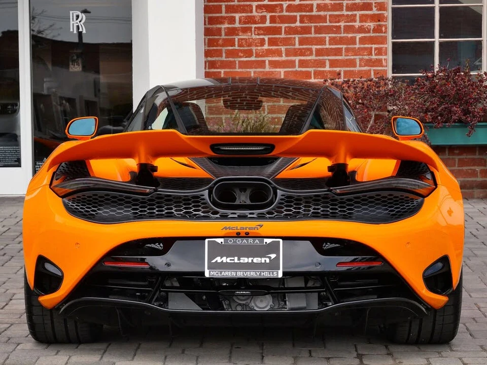 2027 McLaren 750S Coupe - Image 5 of 26