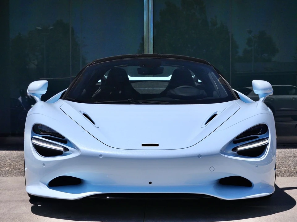 2027 McLaren 750S Coupe - Image 2 of 28