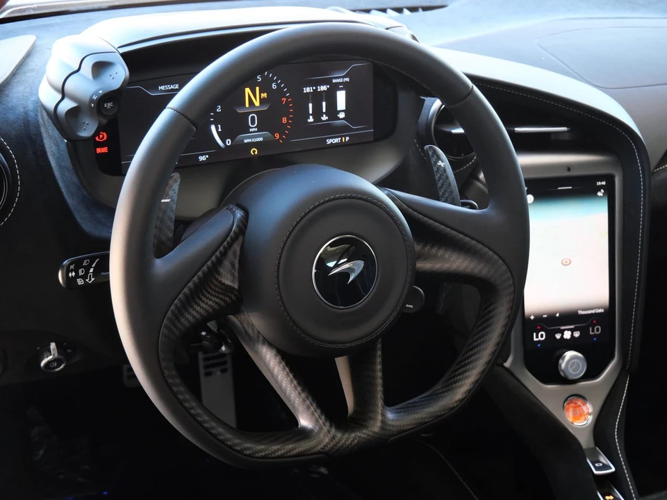 2027 McLaren 750S Coupe - Image 9 of 28