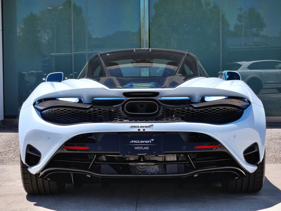 2027 McLaren 750S Coupe - Image 5 of 28