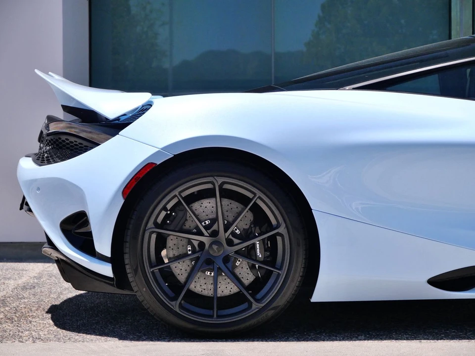 2027 McLaren 750S Coupe - Image 16 of 28