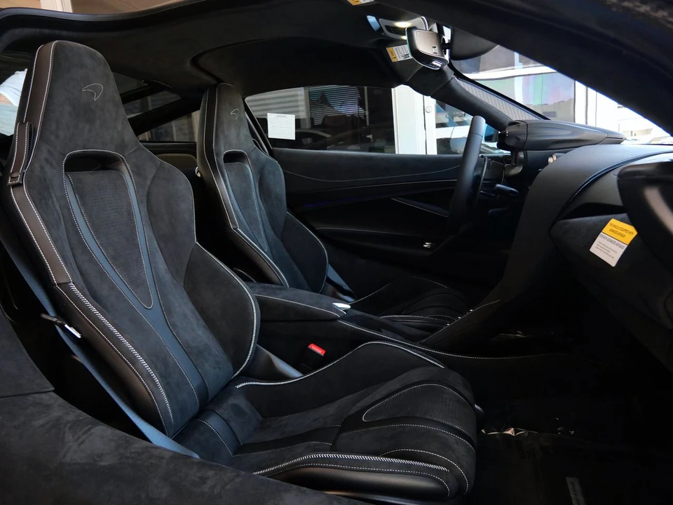 2027 McLaren 750S Coupe - Image 11 of 28
