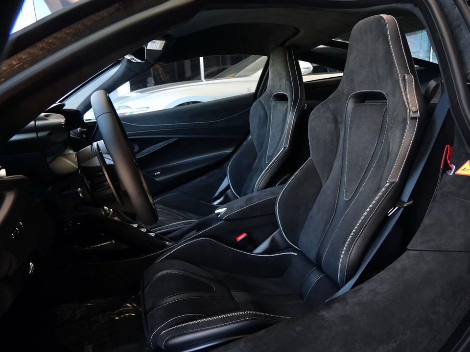 2027 McLaren 750S Coupe - Image 24 of 28