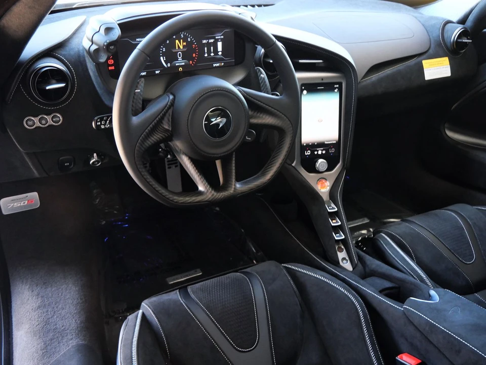 2027 McLaren 750S Coupe - Image 8 of 28