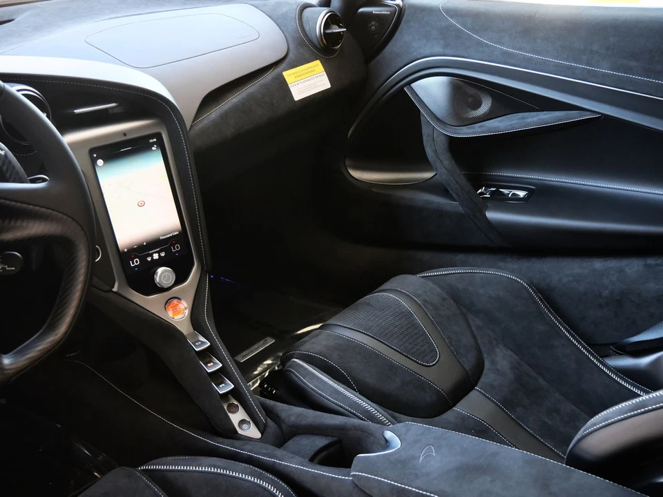 2027 McLaren 750S Coupe - Image 20 of 28
