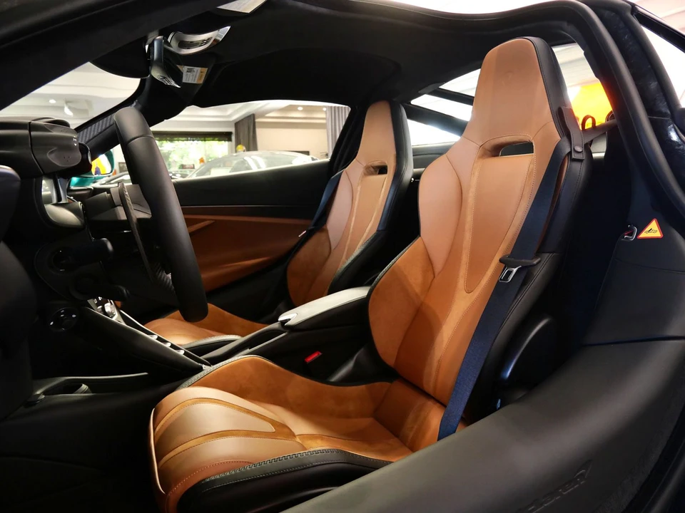 2027 McLaren 750S Coupe - Image 15 of 28
