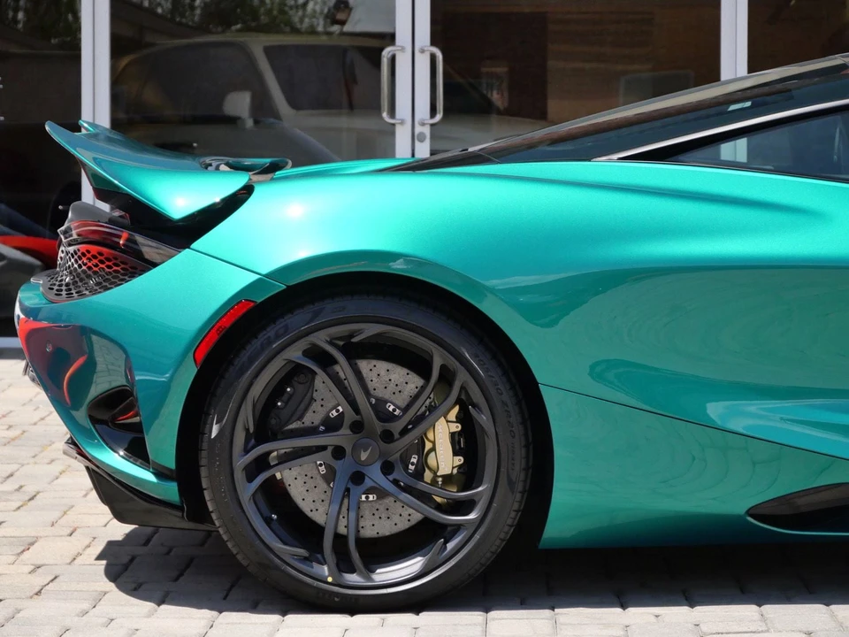 2027 McLaren 750S Coupe - Image 24 of 28
