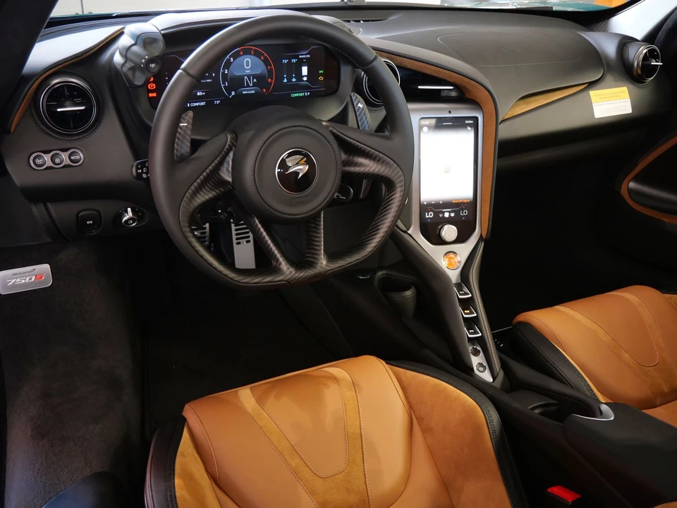 2027 McLaren 750S Coupe - Image 7 of 28