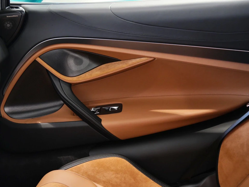 2027 McLaren 750S Coupe - Image 13 of 28